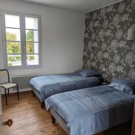 2 Maisons Privatives Avec Piscine Et Дом отдыха Grues