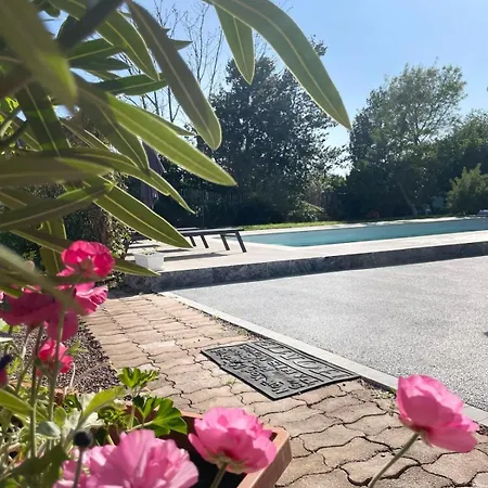 2 Maisons Privatives Avec Piscine Et 펜션 Grues