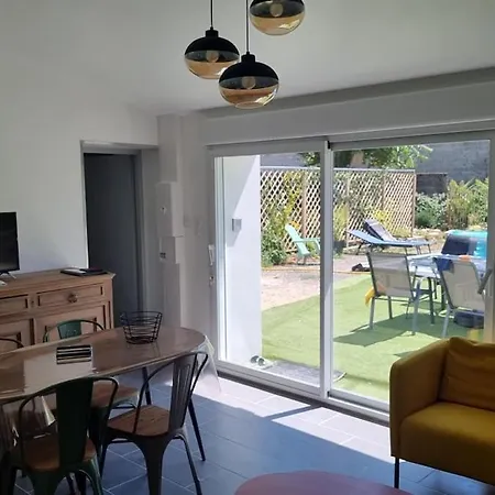 2 Maisons Privatives Avec Piscine Et Grues