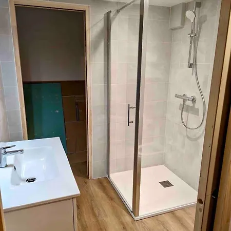 2 Maisons Privatives Avec Piscine Et Grues