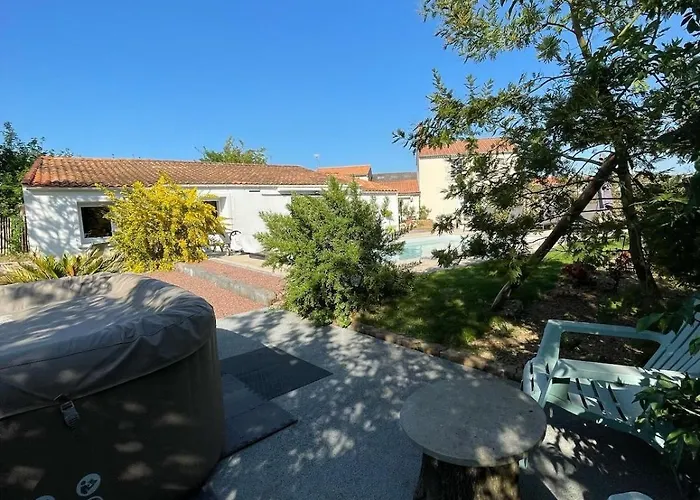 2 Maisons Privatives Avec Piscine Et Vakantiehuis *