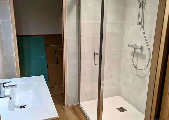 2 Maisons Privatives Avec Piscine Et Grues